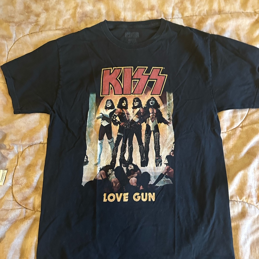 Kiss Black Love Gun Short Sleeve Tee